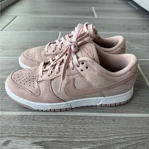 NIKE Dunks